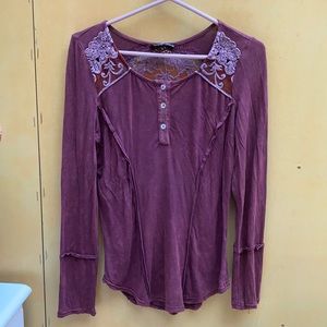 POL Long sleeved Shirt | Embroidery and Buttons | size medium